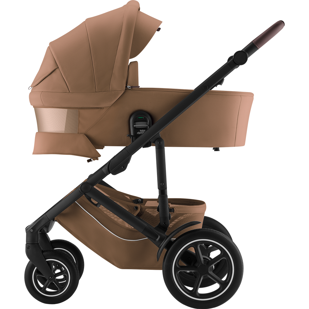 05_SMILE_5Z_WarmCaramel_MattBlack_BrownHandle_01_HardCarrycot_VentilationWindow_2025_72dpi_2000x2000.png