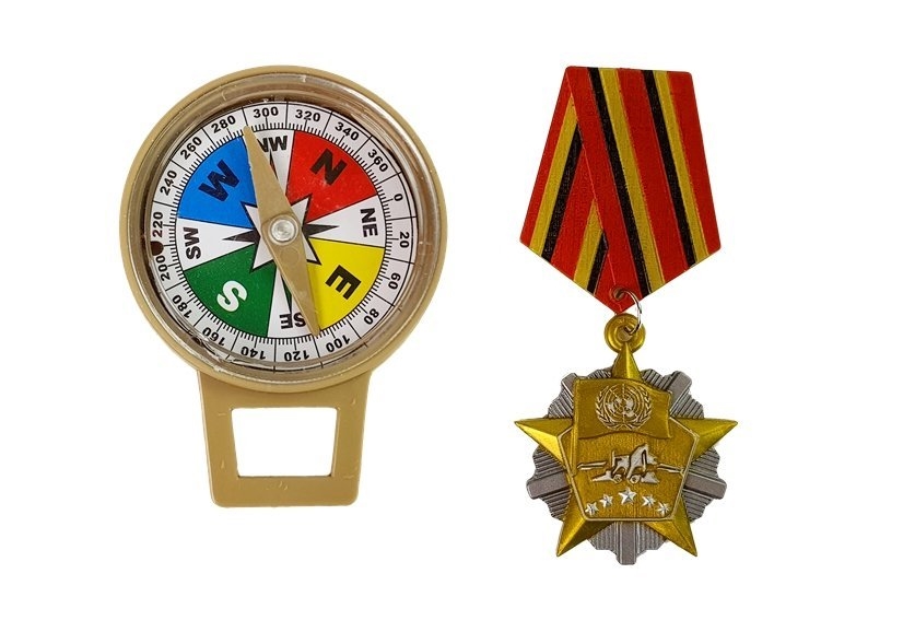 Zestaw Wojskowy z Akcesoriami Pistolet Nóż Lornetk