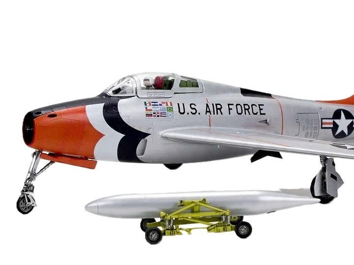REVELL samolot F-84F Republic 15996