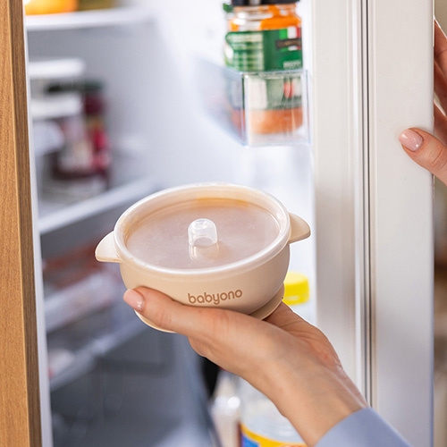 1662/03 MISECZKA Z PRZYSSAWKA I PRZYKRYWKĄ SILIKON