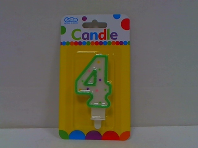 ŚWIECZKA 4 W KROPKI