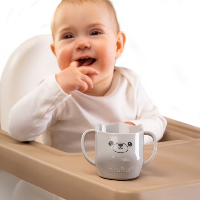 A0695 KUBEK POCHYŁY DO NAUKI PICIA SZARY