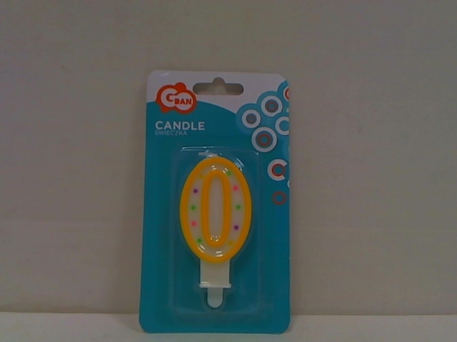 ŚWIECZKA 0 W KROPECZKI