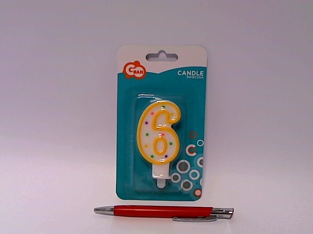 ŚWIECZKA 6 W KROPKI