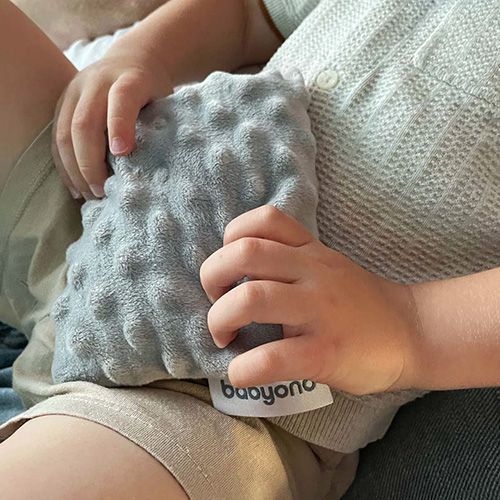 BABYONO TERMOFOR Z PESTEK WIŚNI SZARY