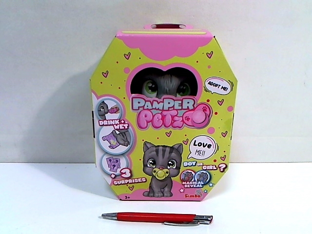 PAMPER PETZ KOTEK Z PIELUSZKOWEGO GANGU