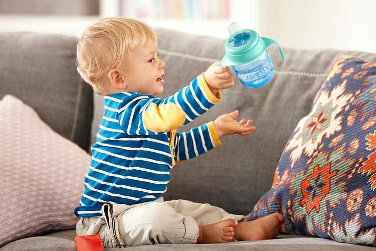 AVENT KUBEK Z USTNIKIEM 6M+, 200ML NIEBIESKI 551/0