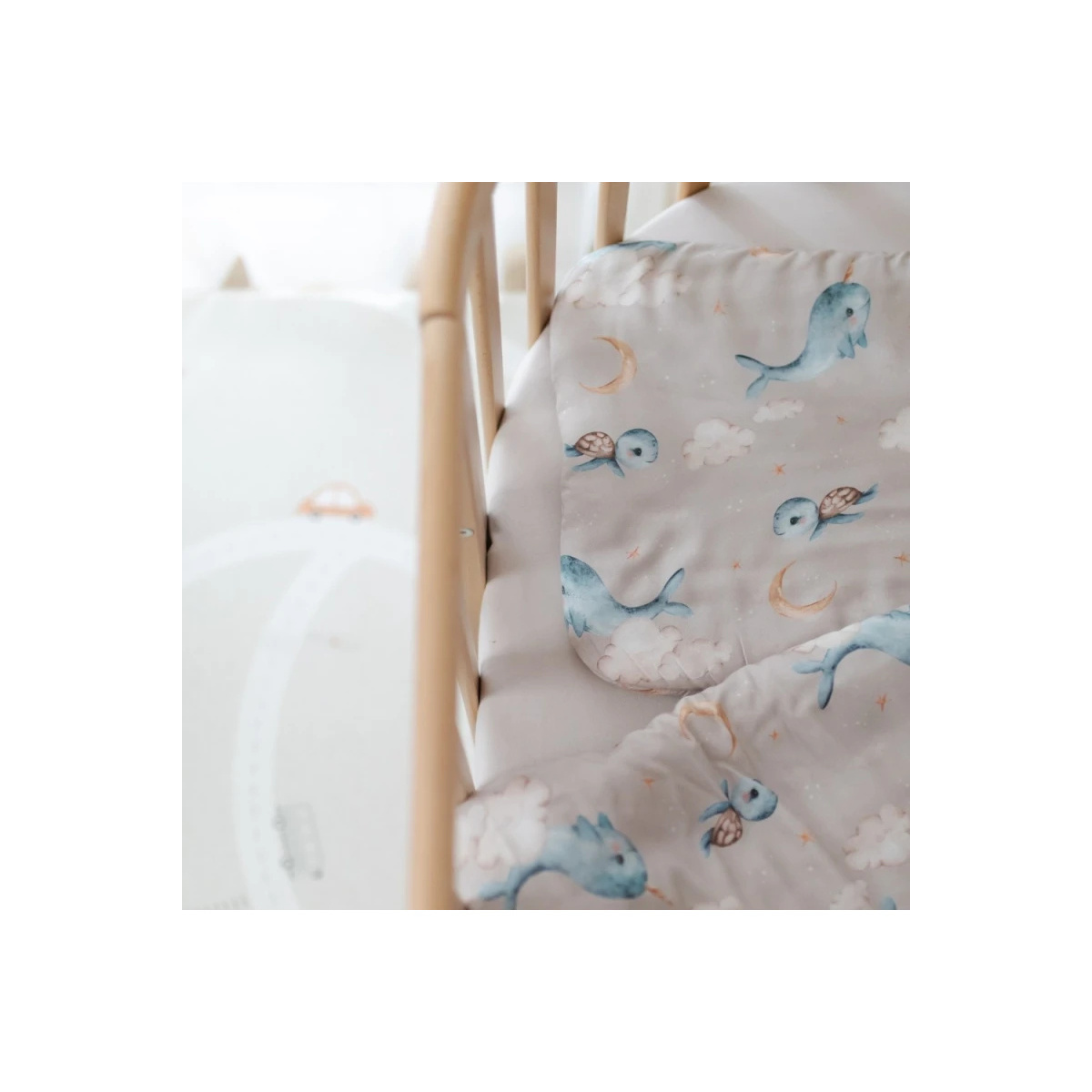 WALDIN PODUSZKA WIELORYB CIEMNY BEŻ 40X30