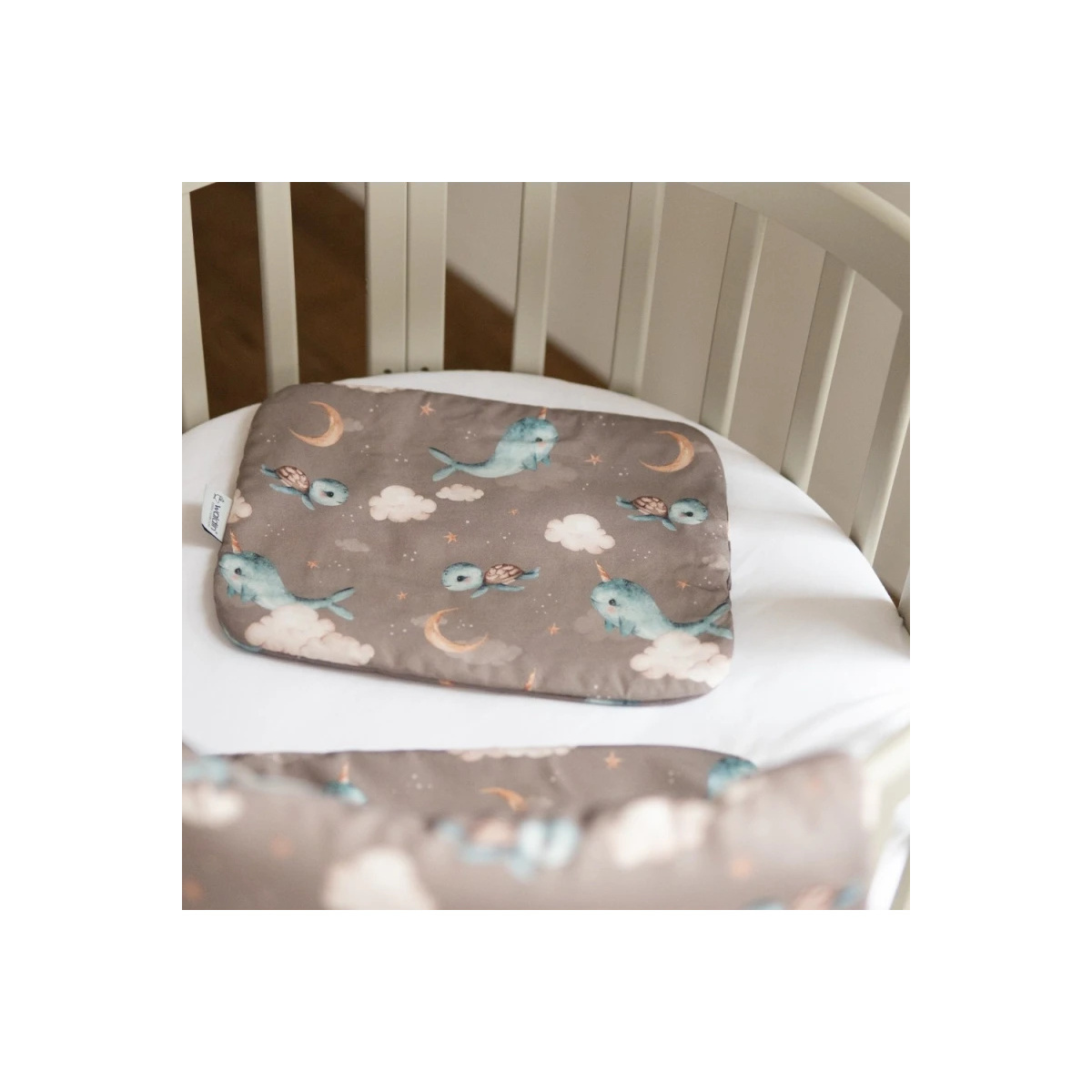 WALDIN PODUSZKA WIELORYB BRĄZOWY 40X30