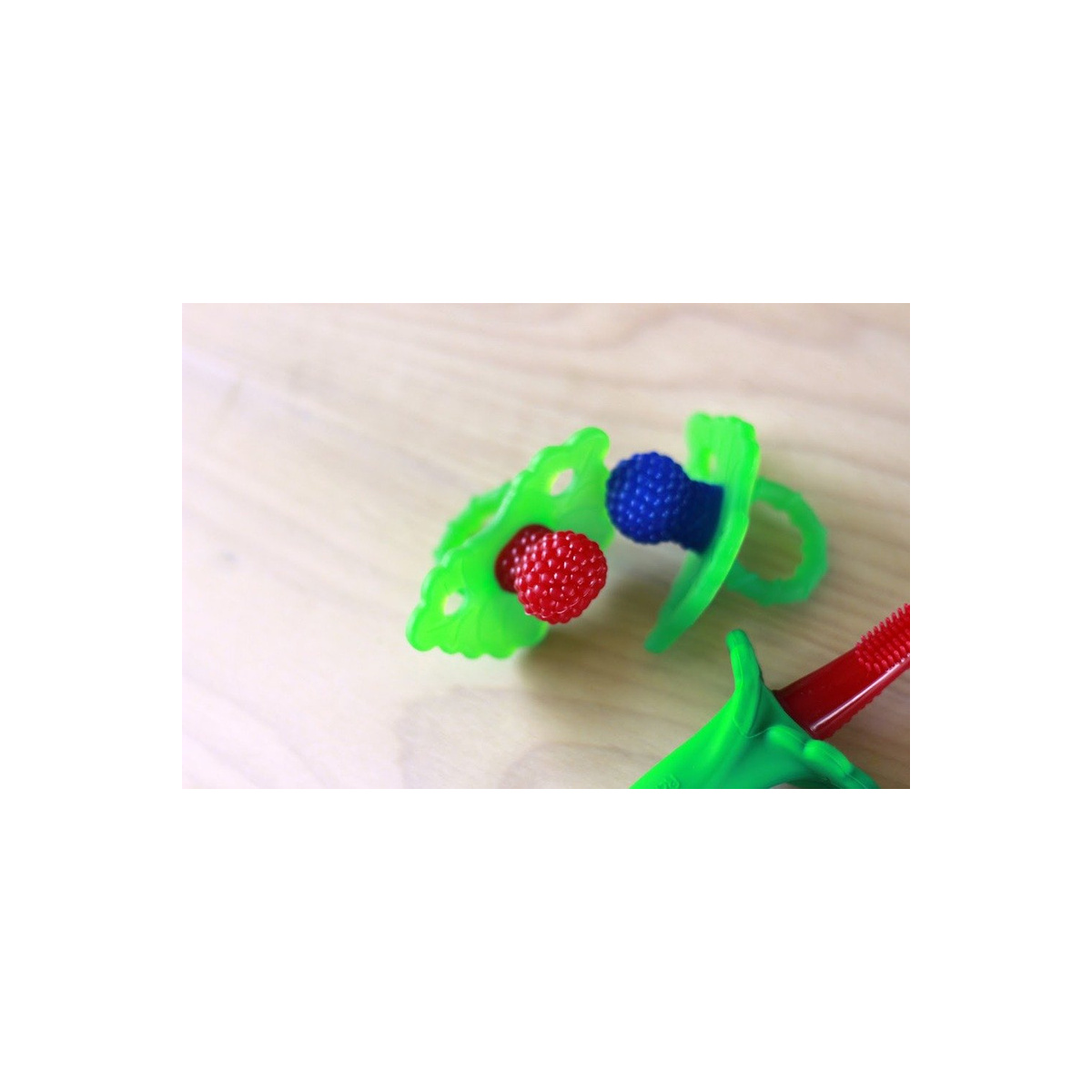 RAZBABY GRYZAK SOCZYSTA MALINA