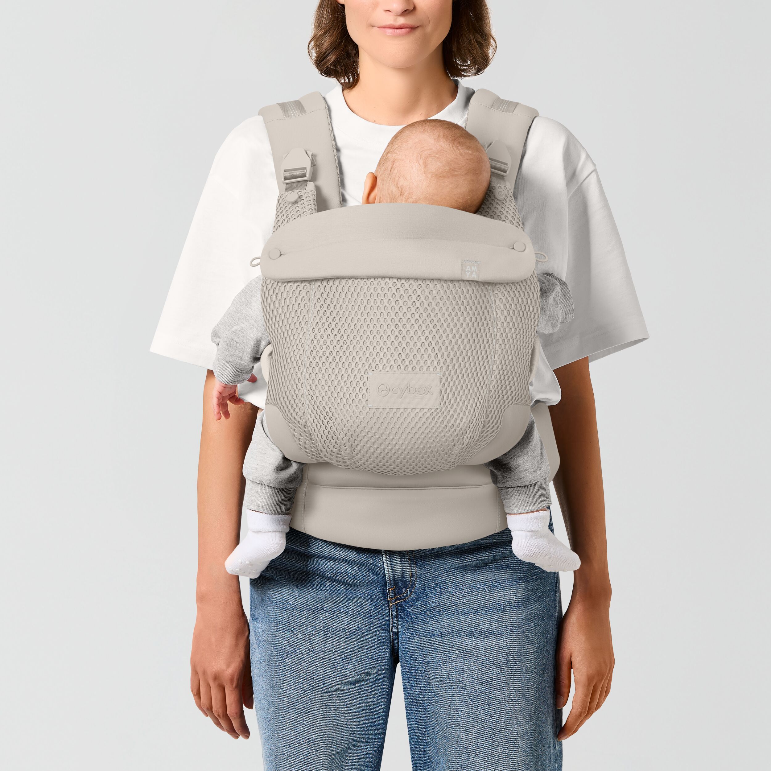 CYB_25_INT_y000_Amya_ALBE_FrontCarrying_Child_print_medium.jpg