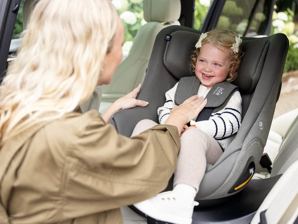 joie-baby-fotelik-i-spin-xl-lifestyle (2)-jpeg_compressed.JPEG