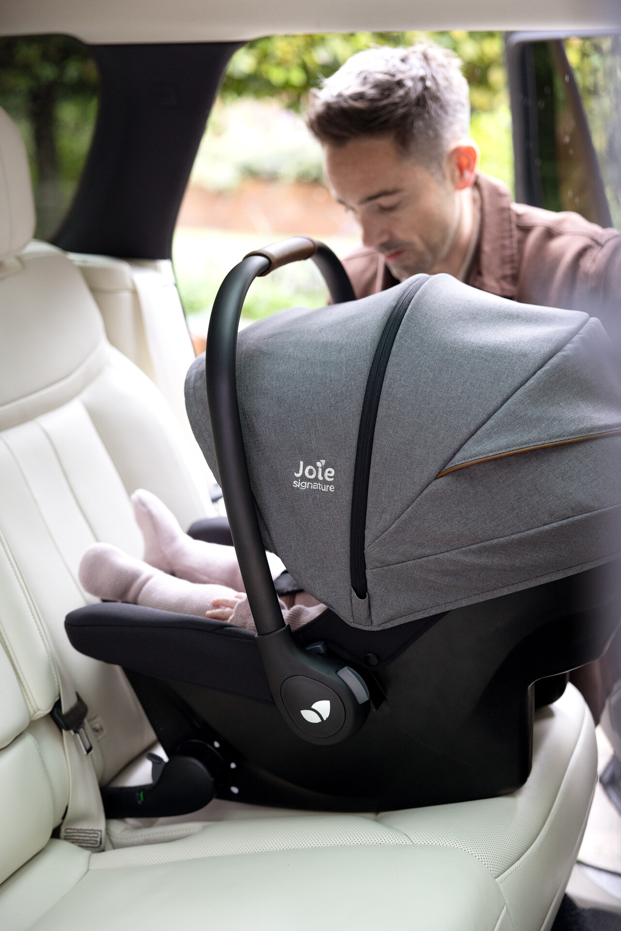 joie-baby-fotelik-i-spin-xl-lifestyle (2)-jpeg_compressed.JPEG